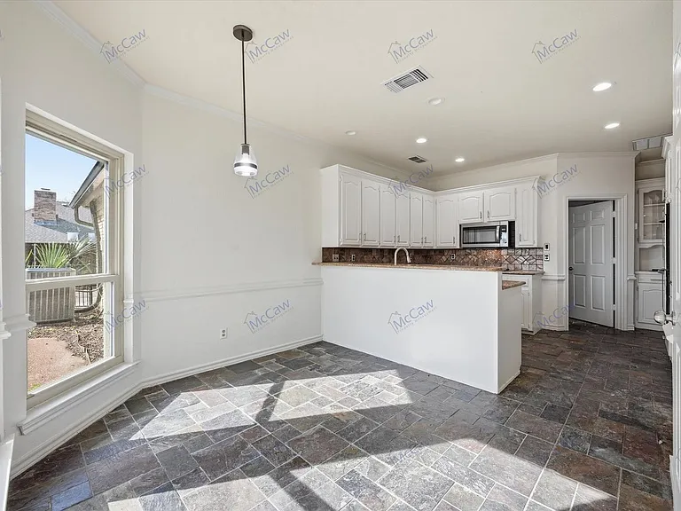 3407 Bowden Hill Ln N — Photo 8