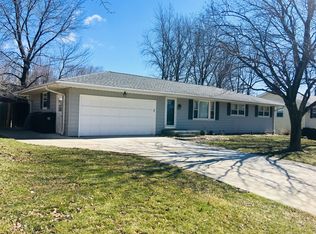 220 Doud Dr, Normal, IL 61761