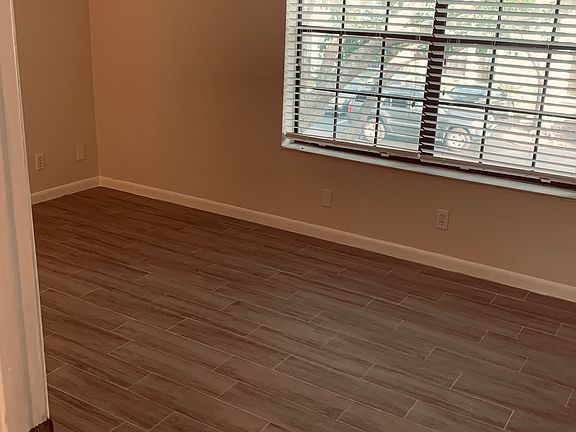 3rd image of 5041 Society Pl E APT B