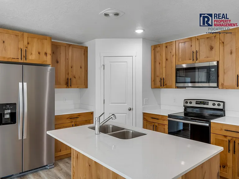 1014 W Quinn Rd #8 — Photo 3