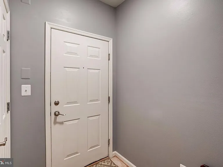 21228 McFadden Sq #211 — Photo 14