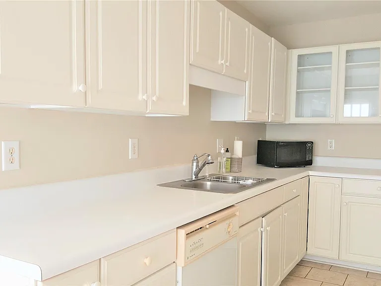 102 Duncan Ct #B — Photo 9