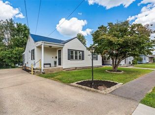 117 E 6th St, Williamstown, WV 26187