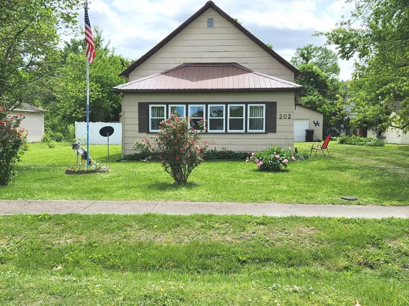 202 E Lincoln St, Karnak, IL 62956