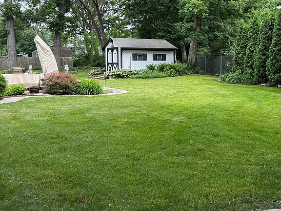 5th image of 4605 Sussex Dr