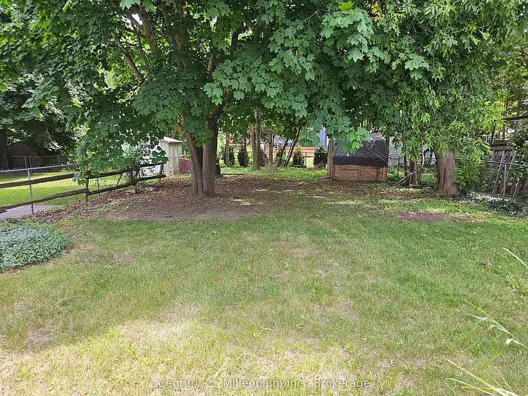 475 Hurontario St — Photo 13