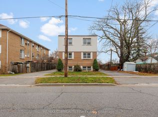 383 Buena Vista Ave #6, Oshawa, ON L1J 2M6