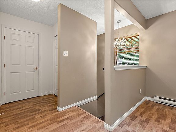 3rd image of 850 Parklands Dr #8