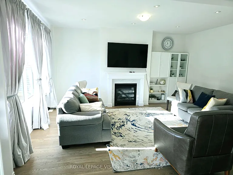 33 Bremner St #MAIN — Photo 7