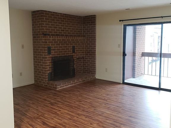 2nd image of 4008 Governors Sq APT 9
