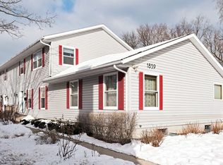 1839 Grant St #B, Evanston, IL