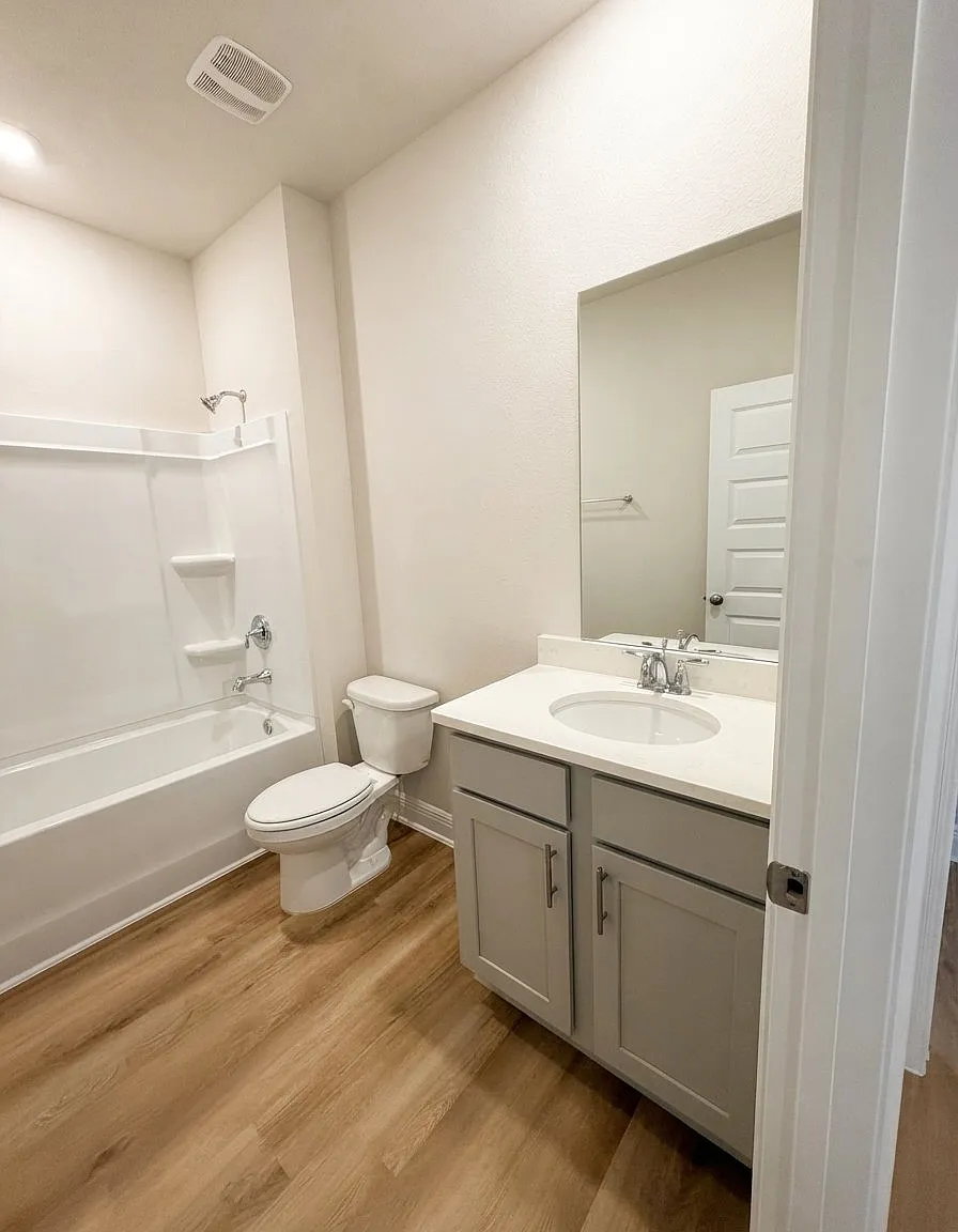 Spacious 4 Bed/2 Bath Single Family Home in Fairhope - $2300/mo — Photo 4