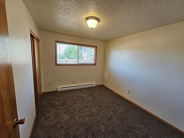 415 S 65th Ave — Photo 9