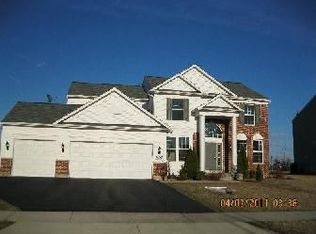 4086 Stratford Ln, Carpentersville, IL 60110