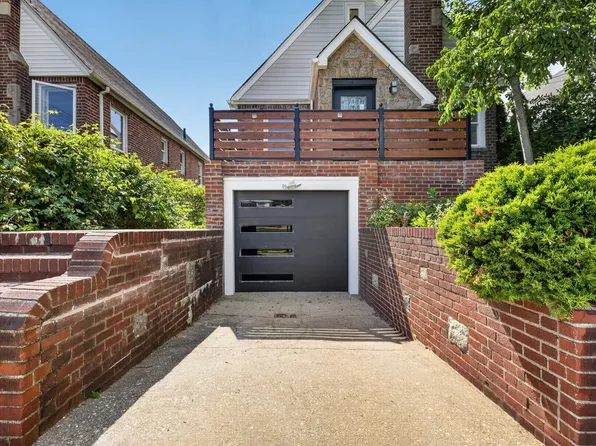 3228 Utopia Pkwy, Flushing, NY 11358
