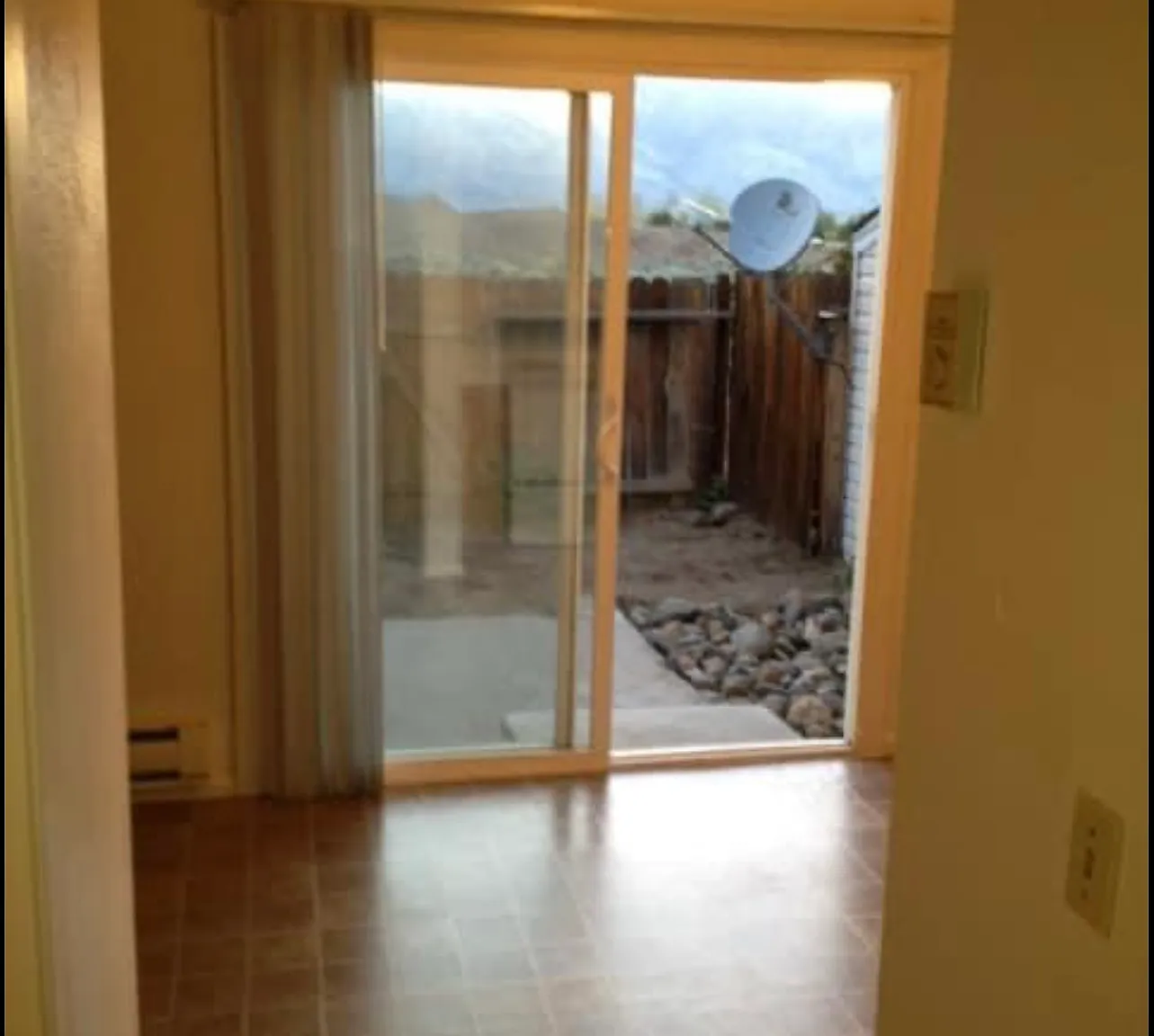 2 bed, 1.5 bath, 864 sqft, $1,800 — Photo 3