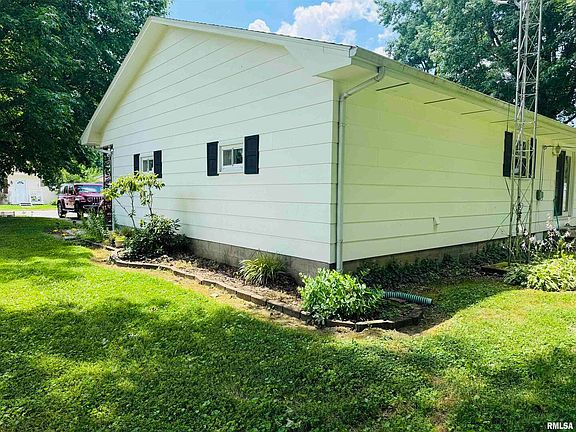 5th image of 707 W Sylvia Ave