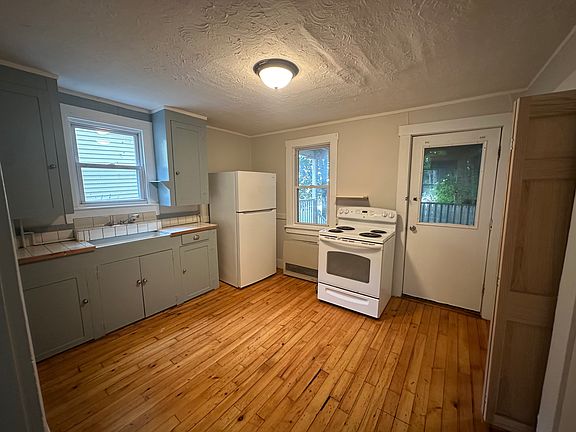 5th image of 19 Florence St #1