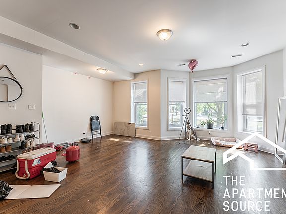 2nd image of 1856 N Humboldt Blvd APT 1S