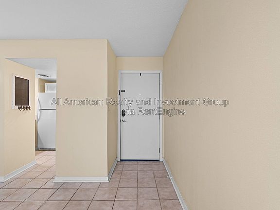 3rd image of 101 Old Ferry Rd Unit 34A
