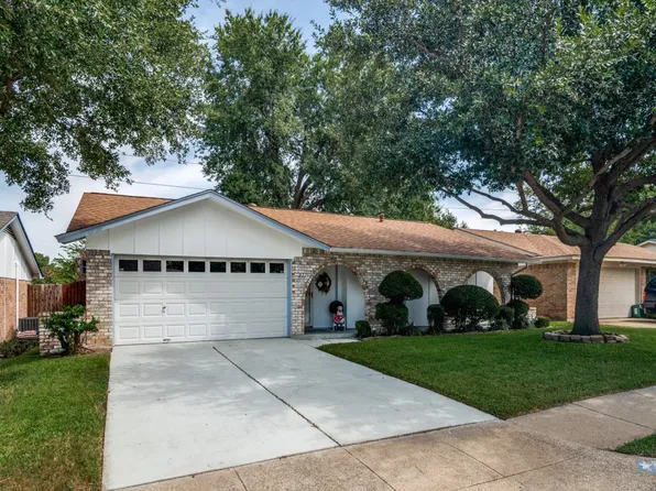 221 E Grubb Dr, Mesquite, TX 75149