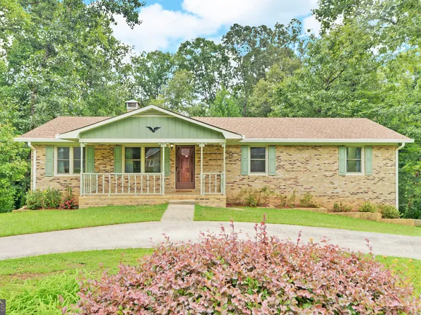 629 Sherwood St, Toccoa, GA 30577
