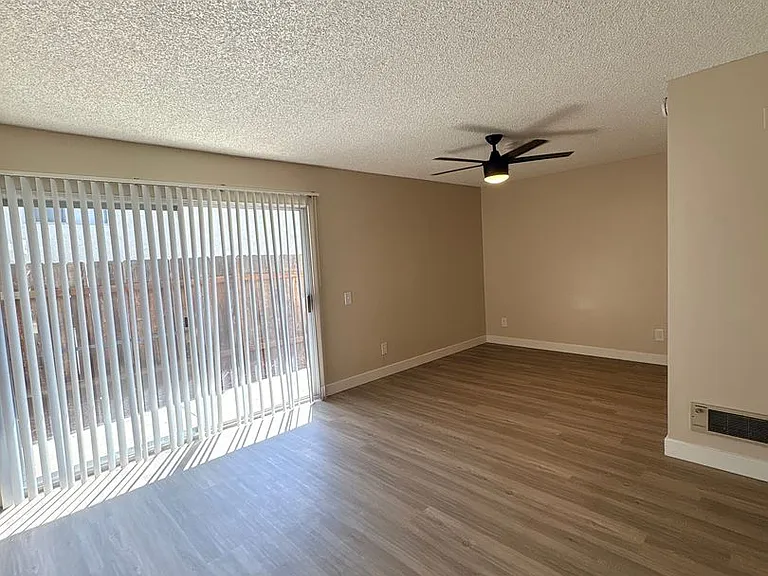 1626 N Santa Fe Ave — Photo 11