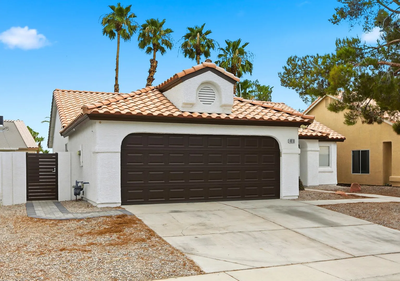 Remodeled Single Story in Guard Gated Community — Photo 3