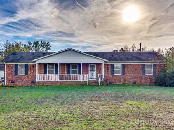 1587 Jim McCarter Rd N, Clover, SC 29710