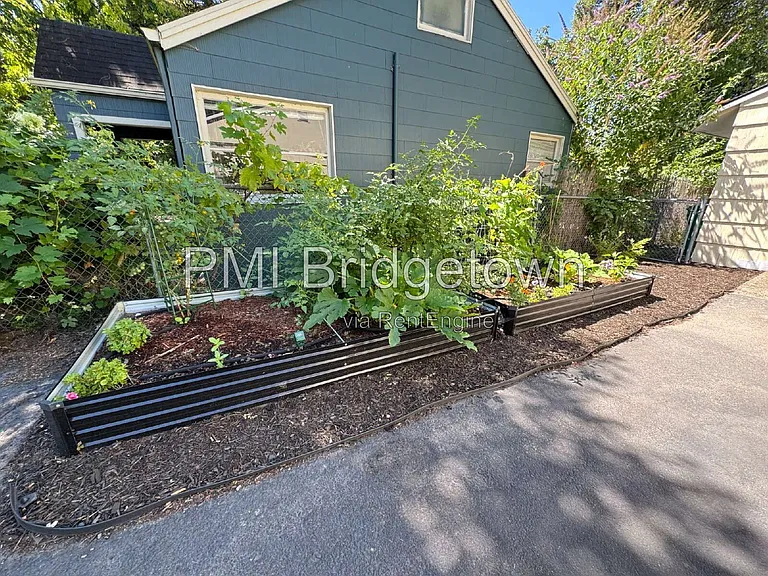 9725 SE 29th Ave — Photo 5