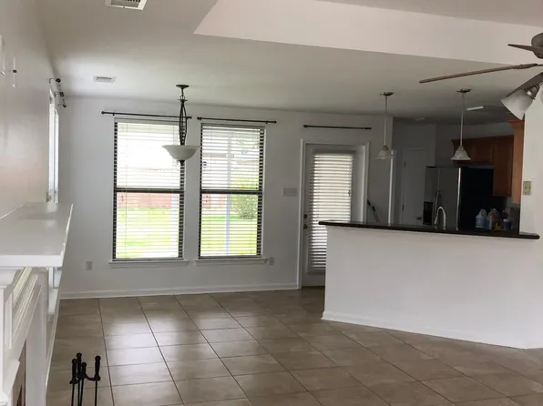 804 Fay St, Mandeville, LA 70448