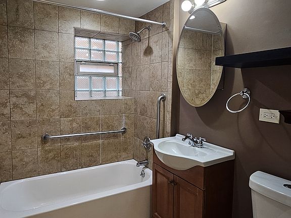 5th image of 1516 N Kedzie Ave #B