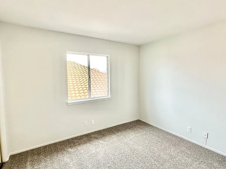1043 Carryll Park Ct — Photo 40