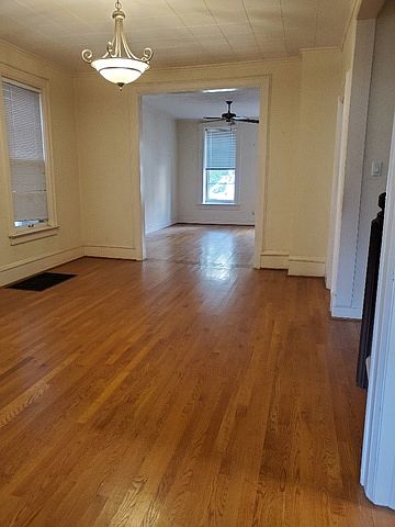 2nd image of 1659 N Claremont Ave