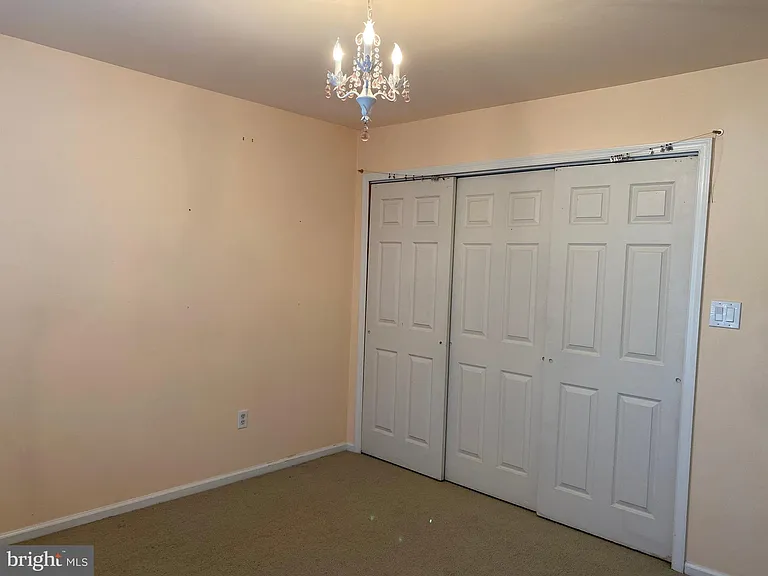 4 Kensington Ct — Photo 32