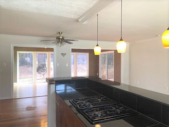 3rd image of 7725 Marthas Ln