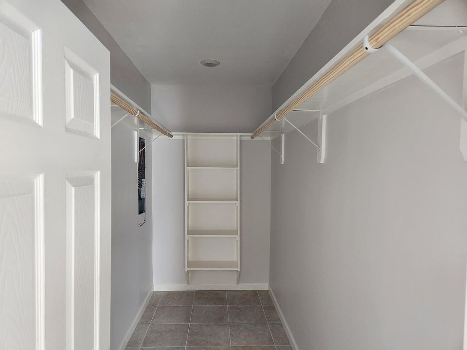 1st image of 21118 Walnut Dr