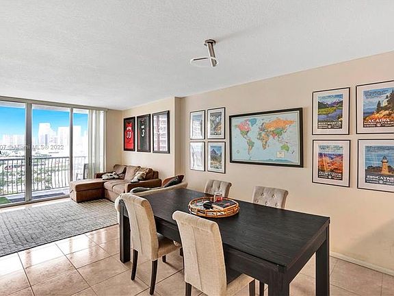 5th image of 1750 N Bayshore Dr APT 2206
