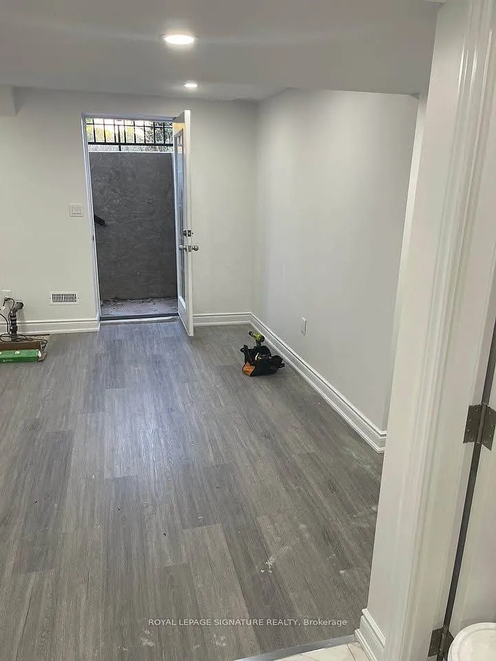 Building Photo - 81 Twistleton St #BASEMENT