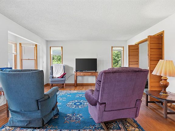 5th image of 2327 Meng Rd