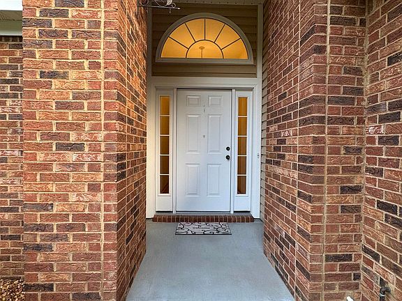 2nd image of 1457 Applewood Way