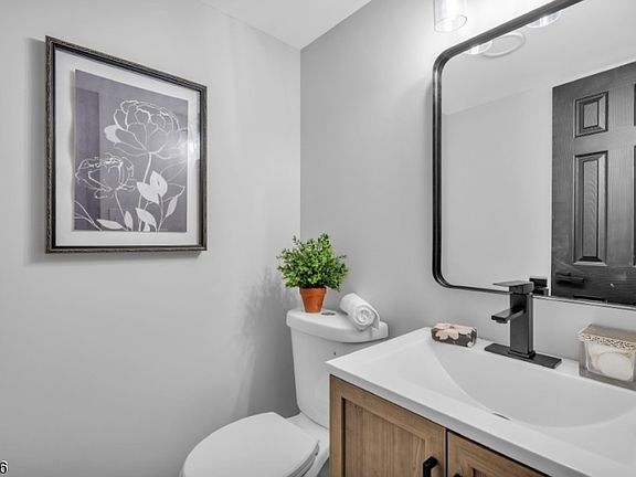 4th image of 134 Country Ln