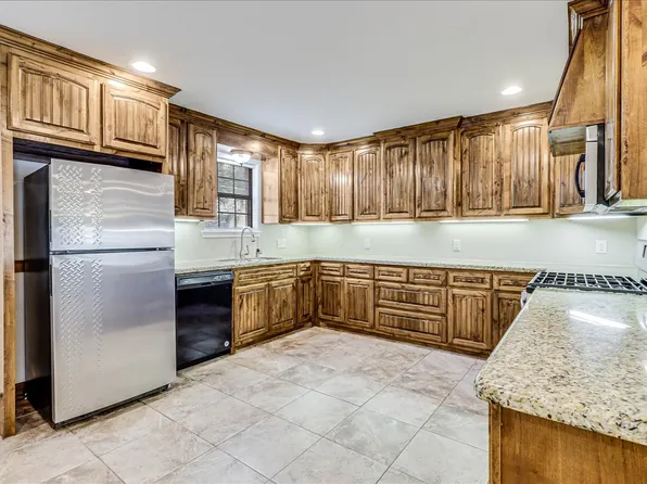 2111 S Lott Ave, Kingsville, TX 78363
