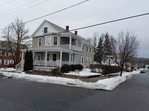 702 Chestnut St, Mechanicville, NY 12118