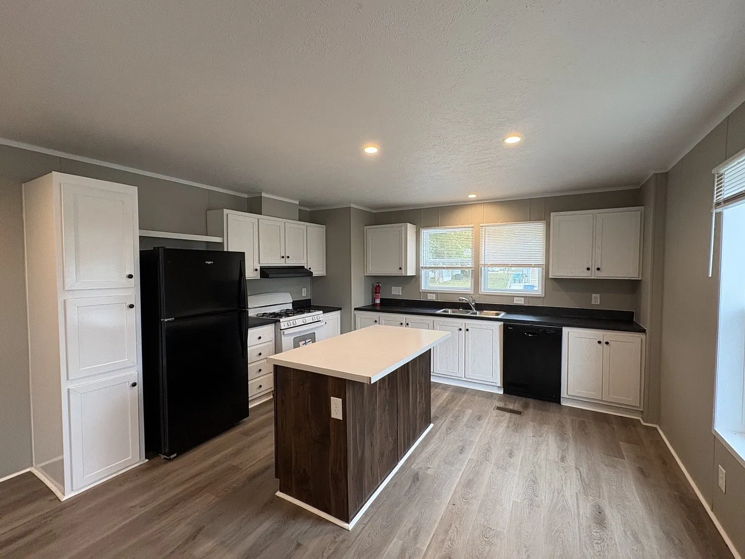 Oak Grove Village — Photo 2