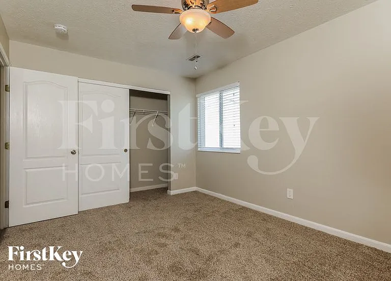 160 Cambridge Dr — Photo 6