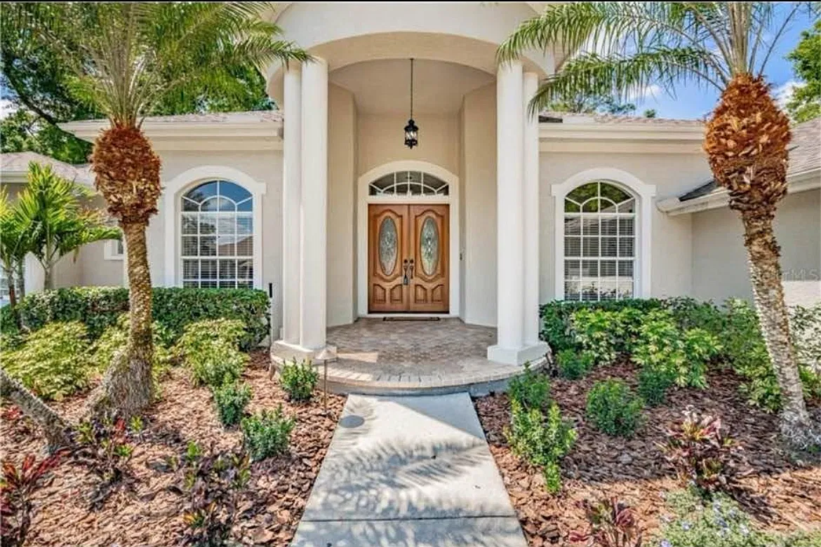 5 bed, 3300 sqft, $4,500 — Photo 1