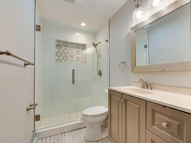 3921 Sheffield Dr — Photo 34
