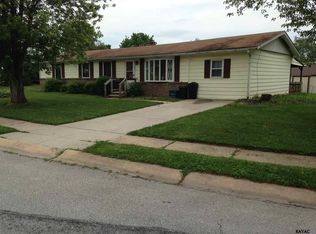 102 Delwood Dr, Dover, PA 17315