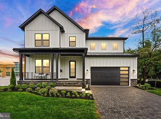 7717 Fisher Dr, Falls Church, VA 22043